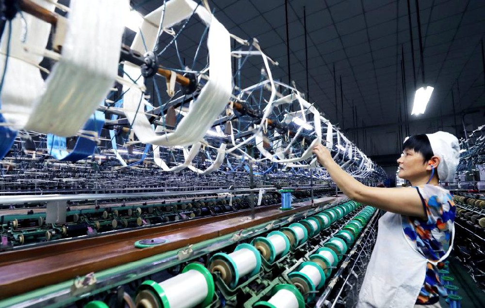 Flexible fabric display technology makes shirts instantly turn into screens